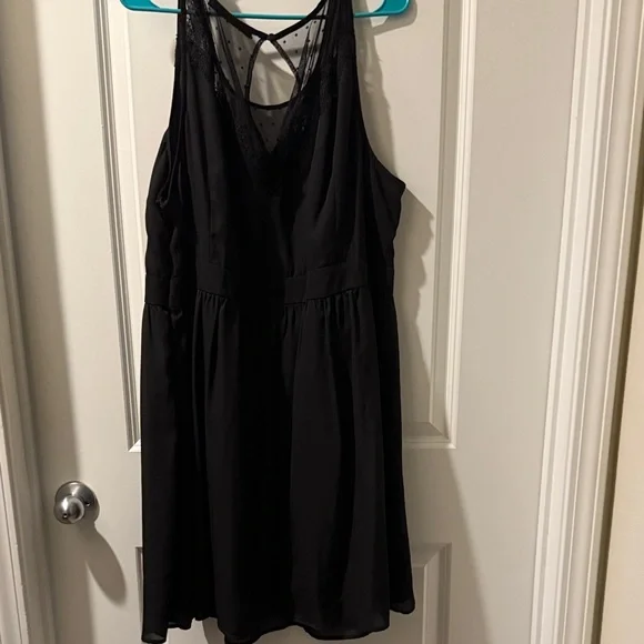 Doe & Rae Black Lace Dress - Picture 4 of 5